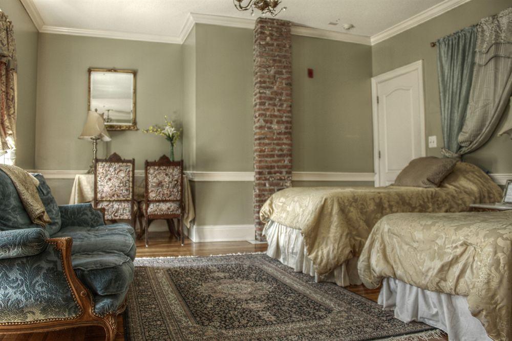 Naomi'S Inn Bed & Breakfast Springfield Bagian luar foto