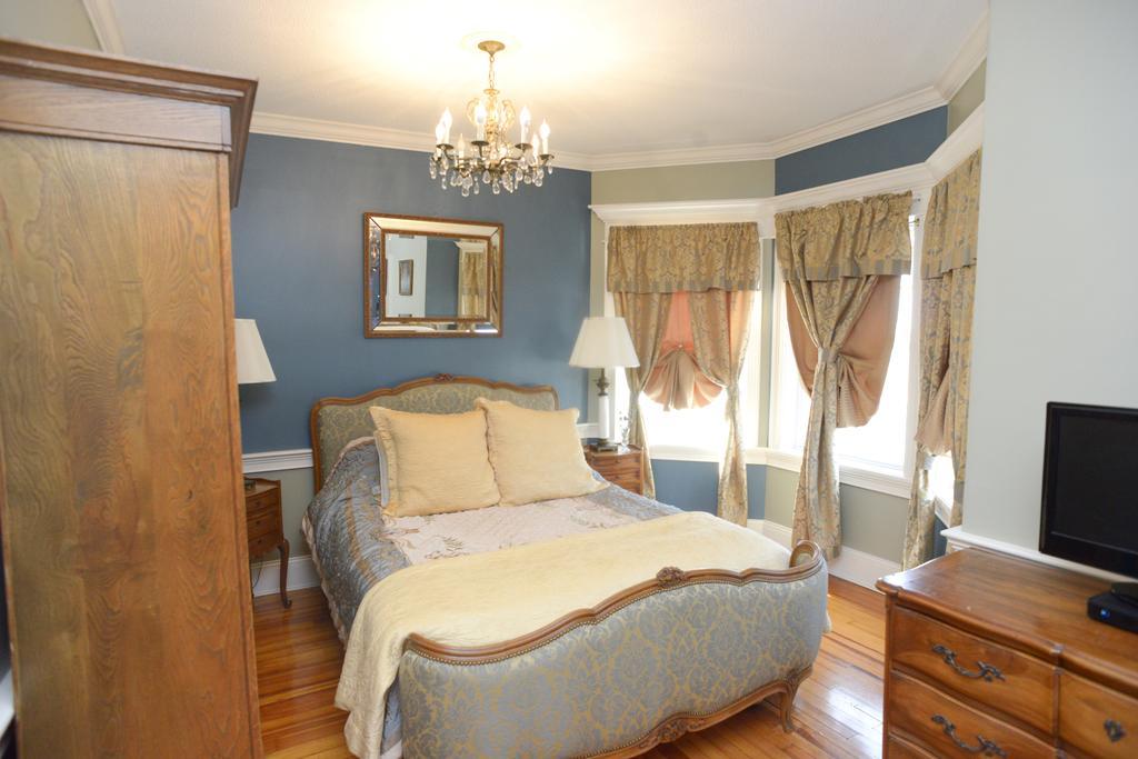 Naomi'S Inn Bed & Breakfast Springfield Bagian luar foto