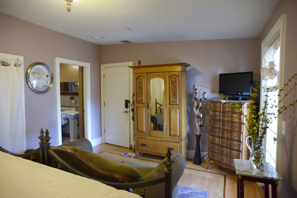 Naomi'S Inn Bed & Breakfast Springfield Bagian luar foto