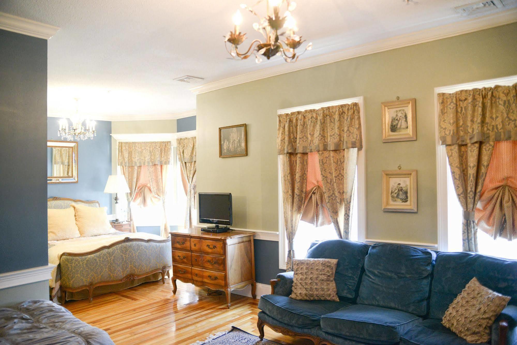 Naomi'S Inn Bed & Breakfast Springfield Bagian luar foto