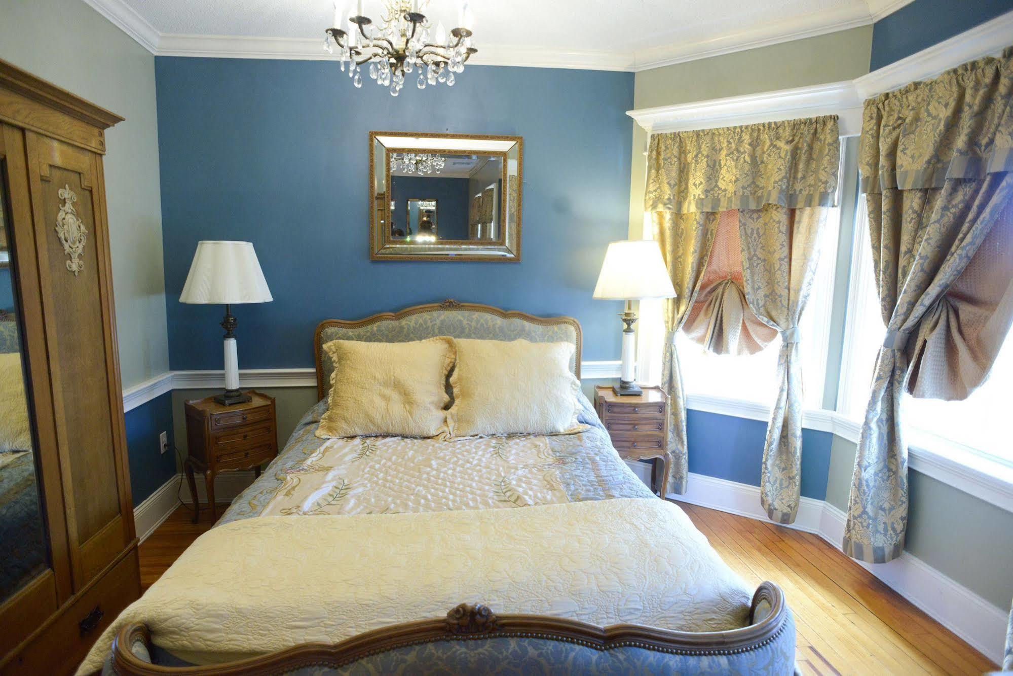 Naomi'S Inn Bed & Breakfast Springfield Bagian luar foto