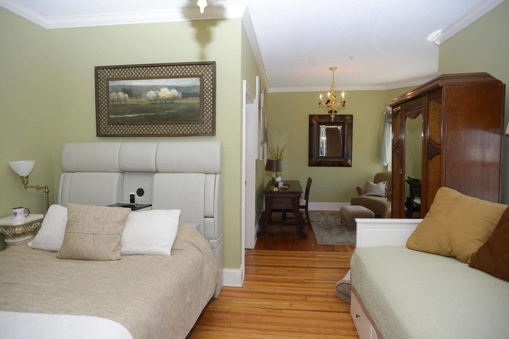 Naomi'S Inn Bed & Breakfast Springfield Bagian luar foto