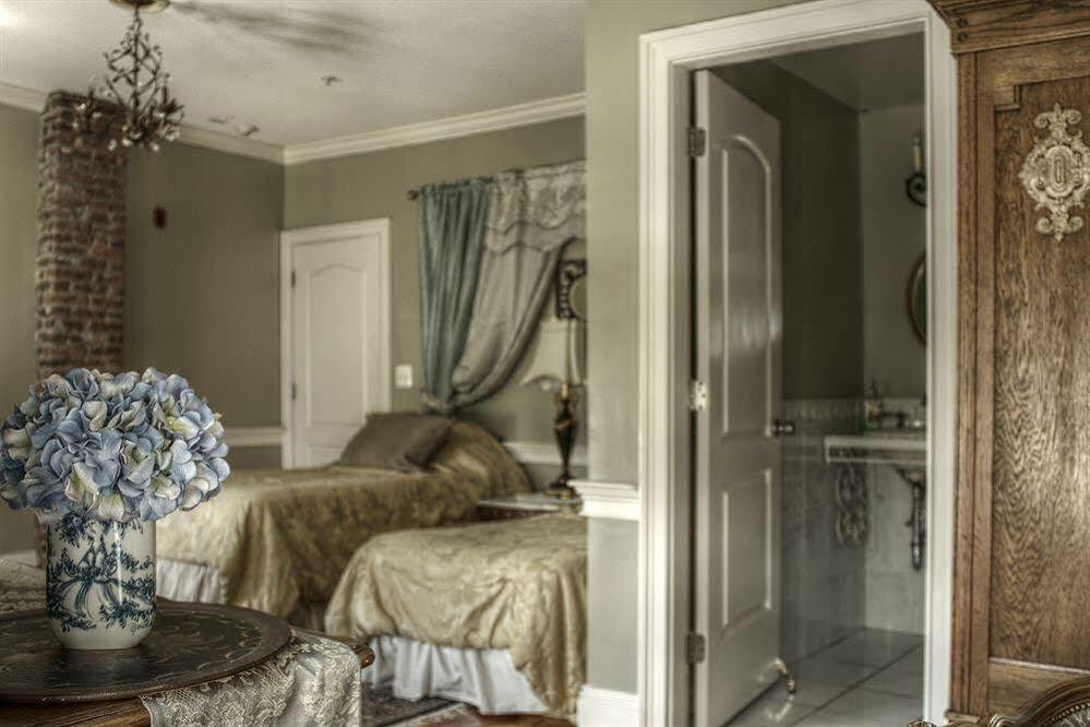Naomi'S Inn Bed & Breakfast Springfield Bagian luar foto