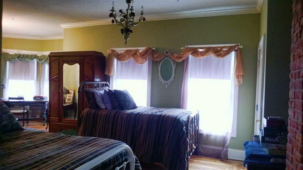 Naomi'S Inn Bed & Breakfast Springfield Bagian luar foto